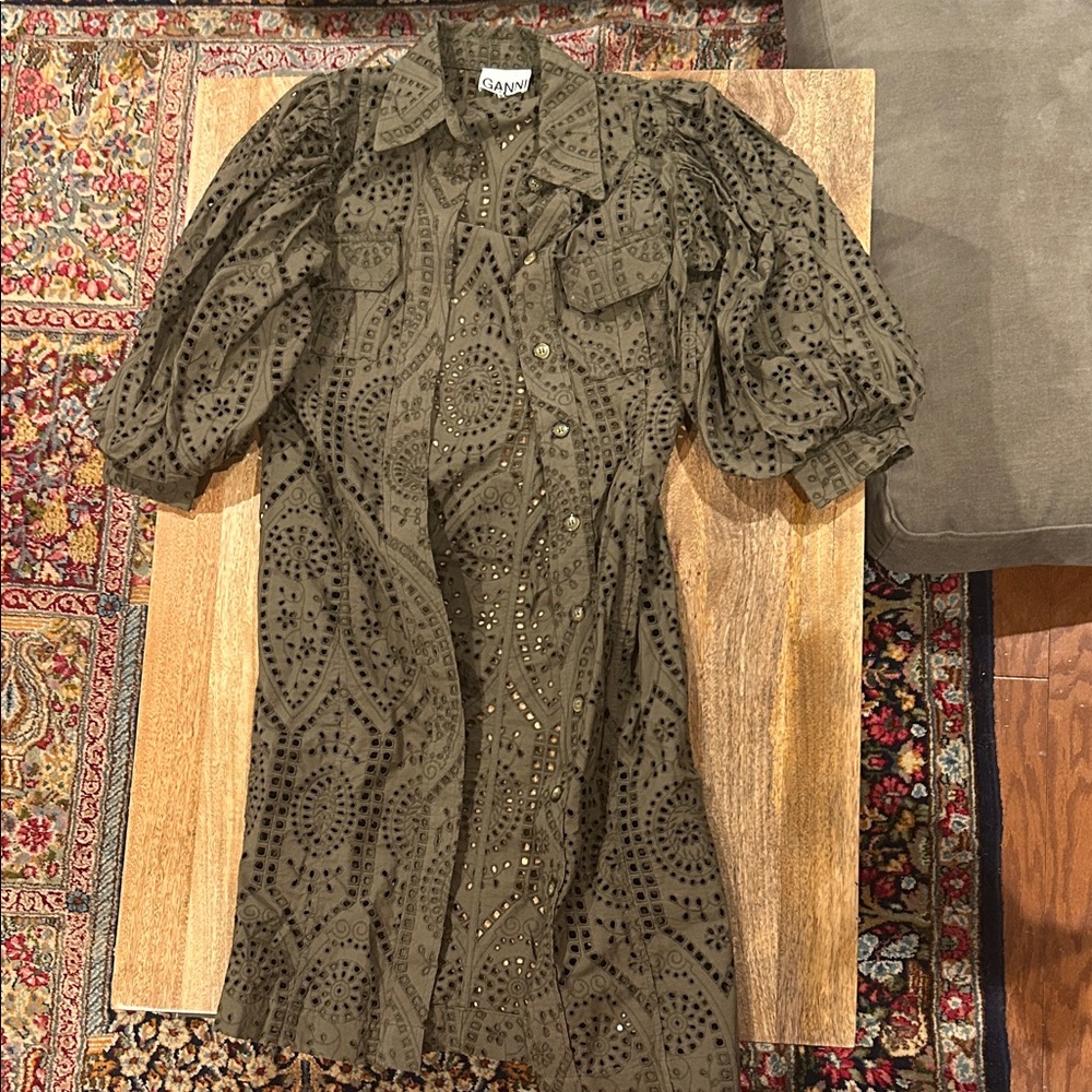 Ganni Green Lightweight Shirt Jacket with Collared Neckline